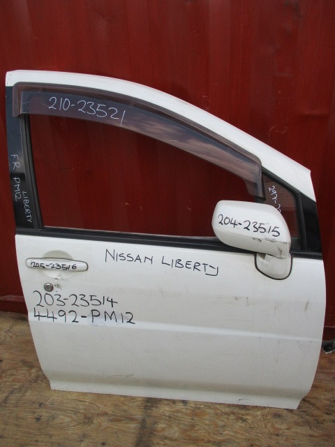 Used Nissan Liberty OUTER DOOR HANDLE FRONT RIGHT
